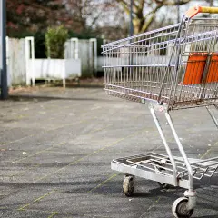 Czy zakupy w niedzielę to grzech? Odkryj moralne dylematy tej kwestii