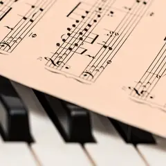  Instrumenty muzyczne i ich nazwy - przewodnik po najpopularniejszych instrumentach