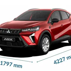 Czerwony Mitsubishi ASX, wymiary 1797 mm szerokości i 4227 mm długości. Wiele osób szuka mitsubishi asx opinie przed zakupem.