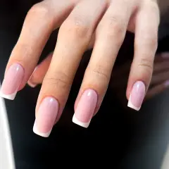 Manicure tradycyjny na czym polega: poznaj sekrety zdrowych paznokci
