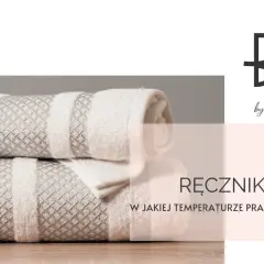 Stos białych ręczników z ozdobnym wzorem. W jakiej temperaturze prać ręczniki, by były jak nowe?