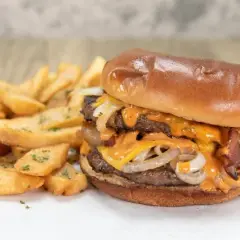 Jak przygotować burgery jak z restauracji? Sekrety smaku!