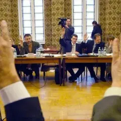 Jak odwołać prezesa spółdzielni mieszkaniowej – krok po kroku do sukcesu