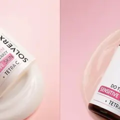 Krem i serum do twarzy SOLVERX z tetraizopalmitynianem askorbylu dla skóry wrażliwej, prezentowane na różowym tle z emulsją.