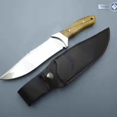 Cuchillo de caza con mango de madera y funda de cuero, un ejemplo de la calidad del inox Albacete.