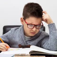 Dysleksja rozwojowa: Jak rozpoznać i skutecznie wspierać dziecko?
