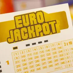 Fragment kuponu Eurojackpot z widocznym napisem i polami do wyboru liczb.