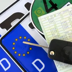 Kluczyk samochodowy, dowód rejestracyjny i tablice – wszystko, czego potrzebujesz, by wiedzieć, gdzie rejestruje się samochód.