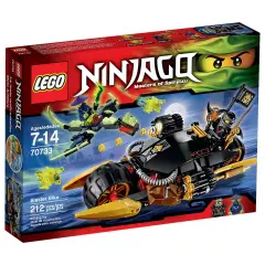 Zestaw LEGO 70733 Blaster Bike z serii Ninjago. Zestaw zawiera motocykl i latającą maszynę.
