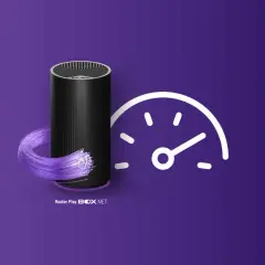 Router Play BOX NET z włóknem światłowodowym i ikoną prędkości, symbolizujący szybkie wifi.