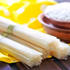 Czy makaron ryżowy ma gluten? Odkryj prawdę o jego składzie