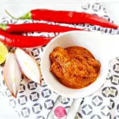 Czerwona pasta curry: 10 pomysłów na szybkie dania i nie tylko!