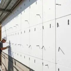 Jak obliczyć długość kołków do styropianu? Wzór i porady