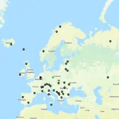 Mapa Europy z zaznaczonymi punktami, które mogą symbolizować korona europy szczyty. Widoczne kraje: Polska, Niemcy, Francja, Włochy, Grecja, Islandia.