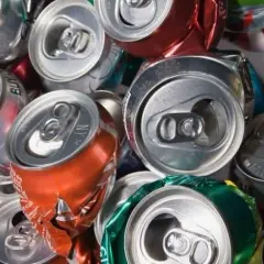 Czy puszki aluminiowe czyszczą komin? Odkryj niebezpieczeństwa tej metody