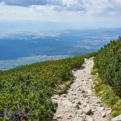 Czerwony szlak na Babią Górę: 5,3 km wyzwań. Gotowy na Diablak?