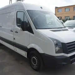 Biały Volkswagen Crafter L3H2, idealny do transportu. Poznaj jego wymiary i możliwości.