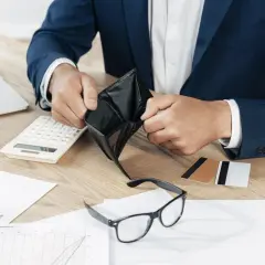 Ile kosztuje upadłość konsumencka? Sprawdź realne wydatki i porady