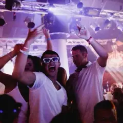 Ile kosztuje koncert After Party? Sprawdź ceny i ukryte koszty