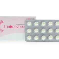Opakowanie Utrogestan z 30 kapsułkami w blistrze.