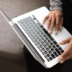 Jak włączyć myszkę w laptopie i uniknąć frustrujących problemów
