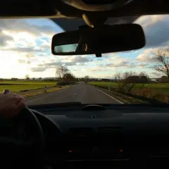 Gdzie jest sterownik centralnego zamka w Renault Scenic - sprawdź lokalizację