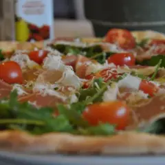 Gdzie zjeść w Kartuzach? Odkryj najlepsze restauracje i smaki