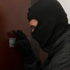 Czy Twoje mieszkanie jest oznaczone? Poznaj tajne sygnały złodziei
