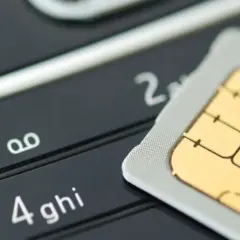 Czy roaming jest darmowy? Sprawdź, jak uniknąć wysokich opłat za granicą