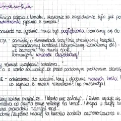 Fragment ręcznie pisanej rozprawki z podziałem na wstęp, tezę, argumentację i zakończenie.