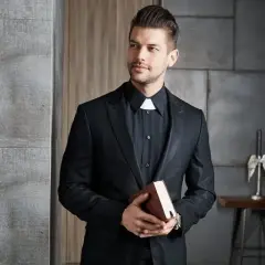 Jak napisać SMS do księdza, aby uniknąć faux pas i być szanowanym