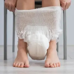 Kiedy zmieniać pampersa, aby uniknąć podrażnień i dyskomfortu?