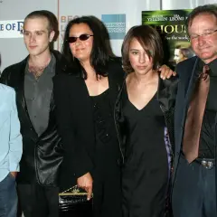 Robin Williams z żoną Marushą i dziećmi na premierze filmu "House of D".