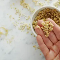 Jak zrobić peeling głowy w domu – proste przepisy na zdrową skórę
