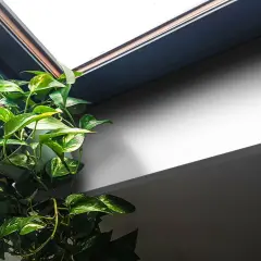 Parapety z konglomeratu: Kwarcowy czy marmurowy? Wybierz mądrze!