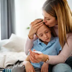 Urlop opiekuńczy (5 dni): Od kiedy, dla kogo i czy jest płatny?