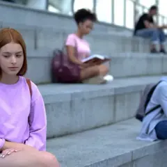 Czy fobia szkolna minie sama? Ekspert radzi, jak pomóc dziecku