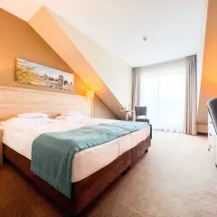 Nocleg tranzytowy co to znaczy? Poznaj jego zalety i zastosowanie