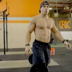 Fran CrossFit: Co to jest? Jak wykonać i skalować ten benchmark?