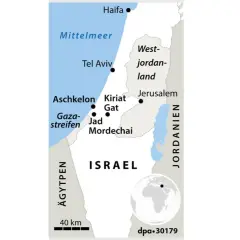 Karte von Israel mit wichtigen Städten wie Tel Aviv, Jerusalem und Haifa. Sie zeigt auch den Gazastreifen und das Westjordanland, was die komplexe geografische und politische Geschichte Israels verdeutlicht.