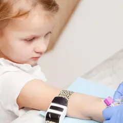 Jak bezstresowo przygotować dziecko do pobrania krwi? Poradnik
