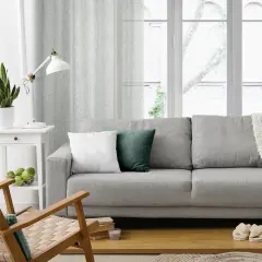 Jakie poduszki do szarej kanapy, aby stworzyć stylowe wnętrze?