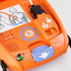 Automatyczny defibrylator AED: Ratuj życie czy to naprawdę proste?