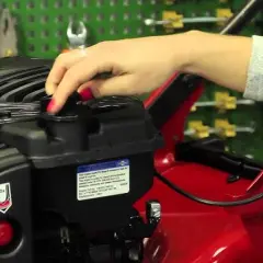 Jakie paliwo do kosiarki Briggs & Stratton, aby uniknąć problemów?