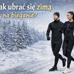 Para biegnie przez zaśnieżony las. Dowiedz się, w czym biegać zimą, by czuć się komfortowo.