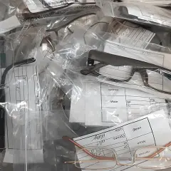 Co zrobić ze starymi okularami? Oddaj, sprzedaj, przerób lub recykling!