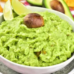 Jak zrobić guacamole? Prosty przepis na idealny sos z awokado