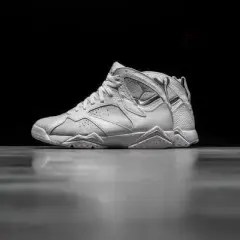 Air Jordan 7 Retro Platinum - szczegóły, ceny i dostępność sneakersów