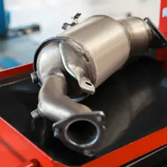 Nowy katalizator do Forda, rozwiązanie problemu z kodem błędu **dtc p2002 ford**.