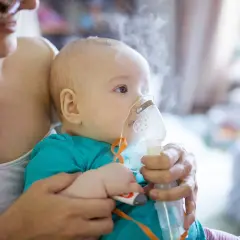Bezpieczna inhalacja niemowlaka: Poznaj sekrety skutecznego zabiegu